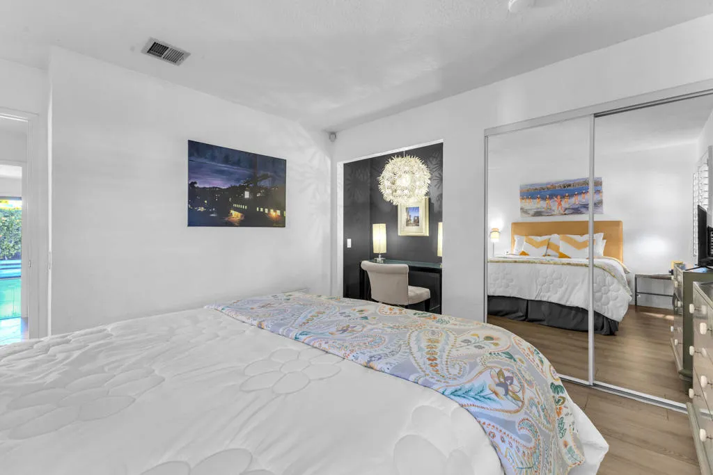 1385 E Via Escuela, Palm Springs, California 92262 home-pic-12